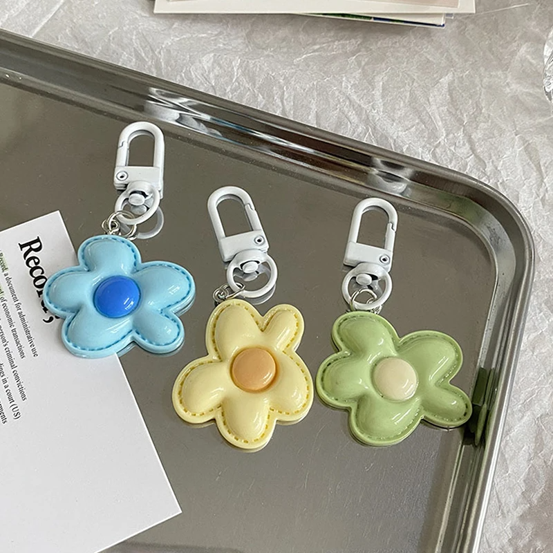 Pop Flower Clip-on Charm (6 Colours)