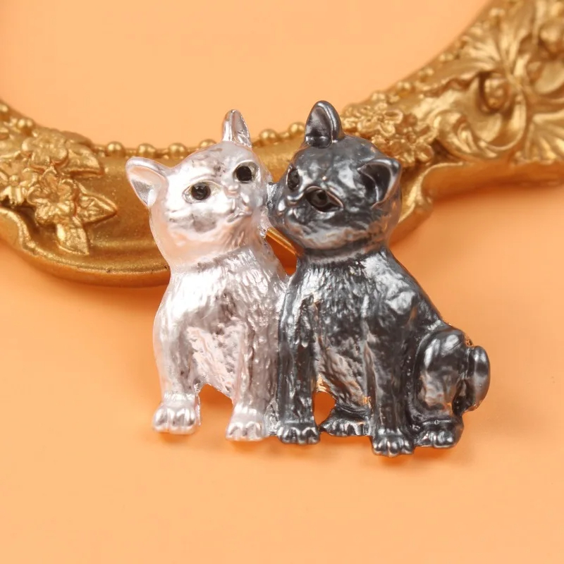 Vintage Style Kitten Brooch (4 Colours)