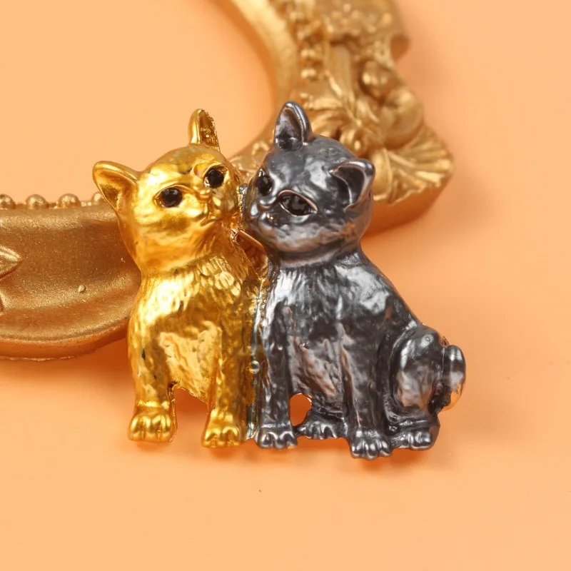 Vintage Style Kitten Brooch (4 Colours)