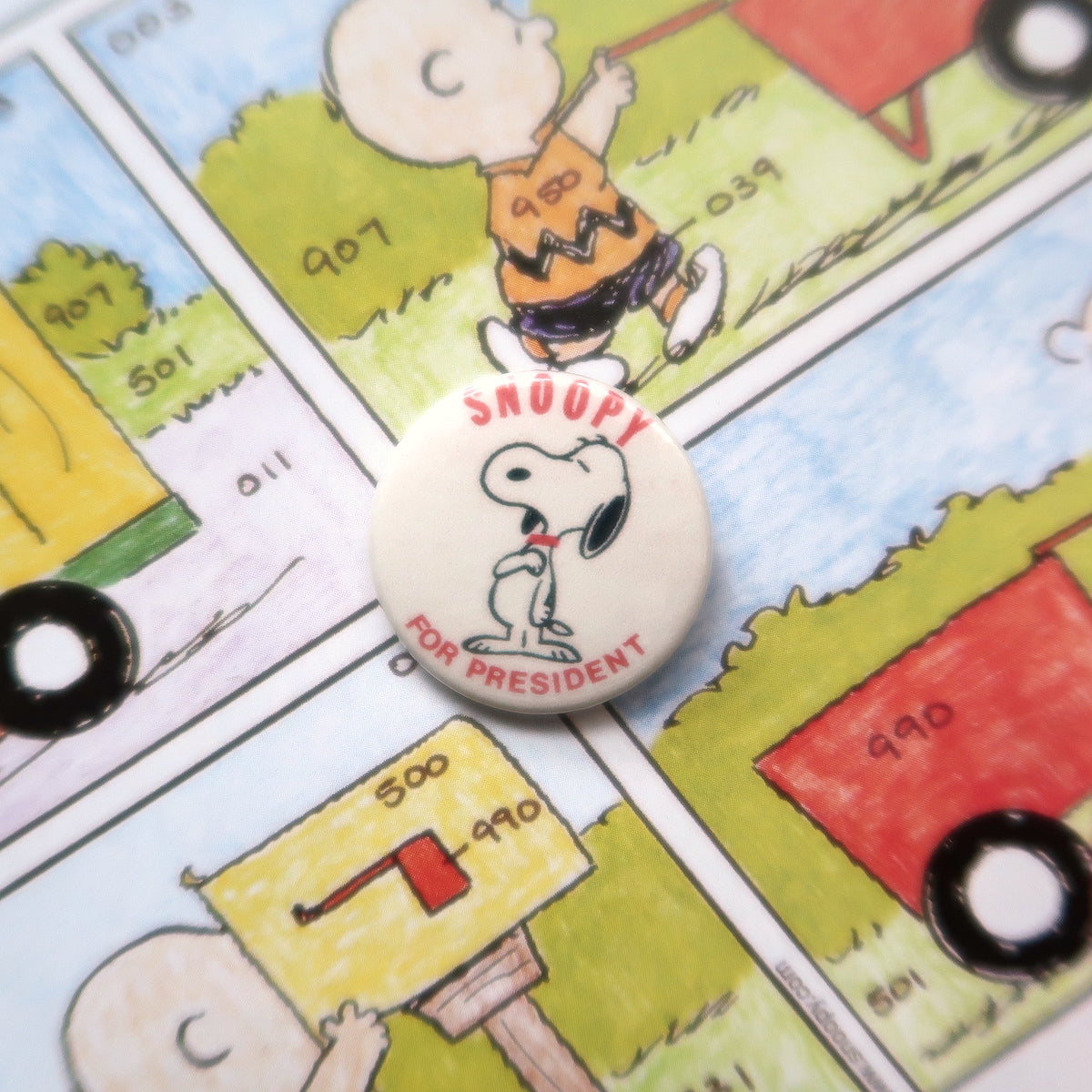 Snoopy/Peanuts Comics Vintage Style Presidential Election Pin Badge Button Set