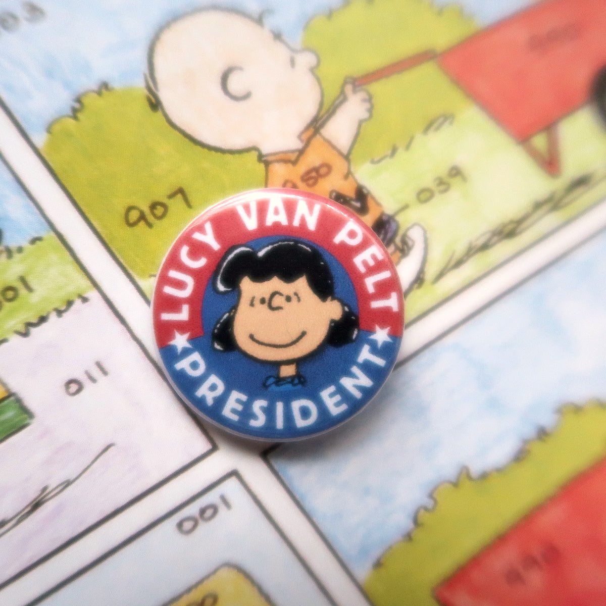 Snoopy/Peanuts Comics Vintage Style Presidential Election Pin Badge Button Set