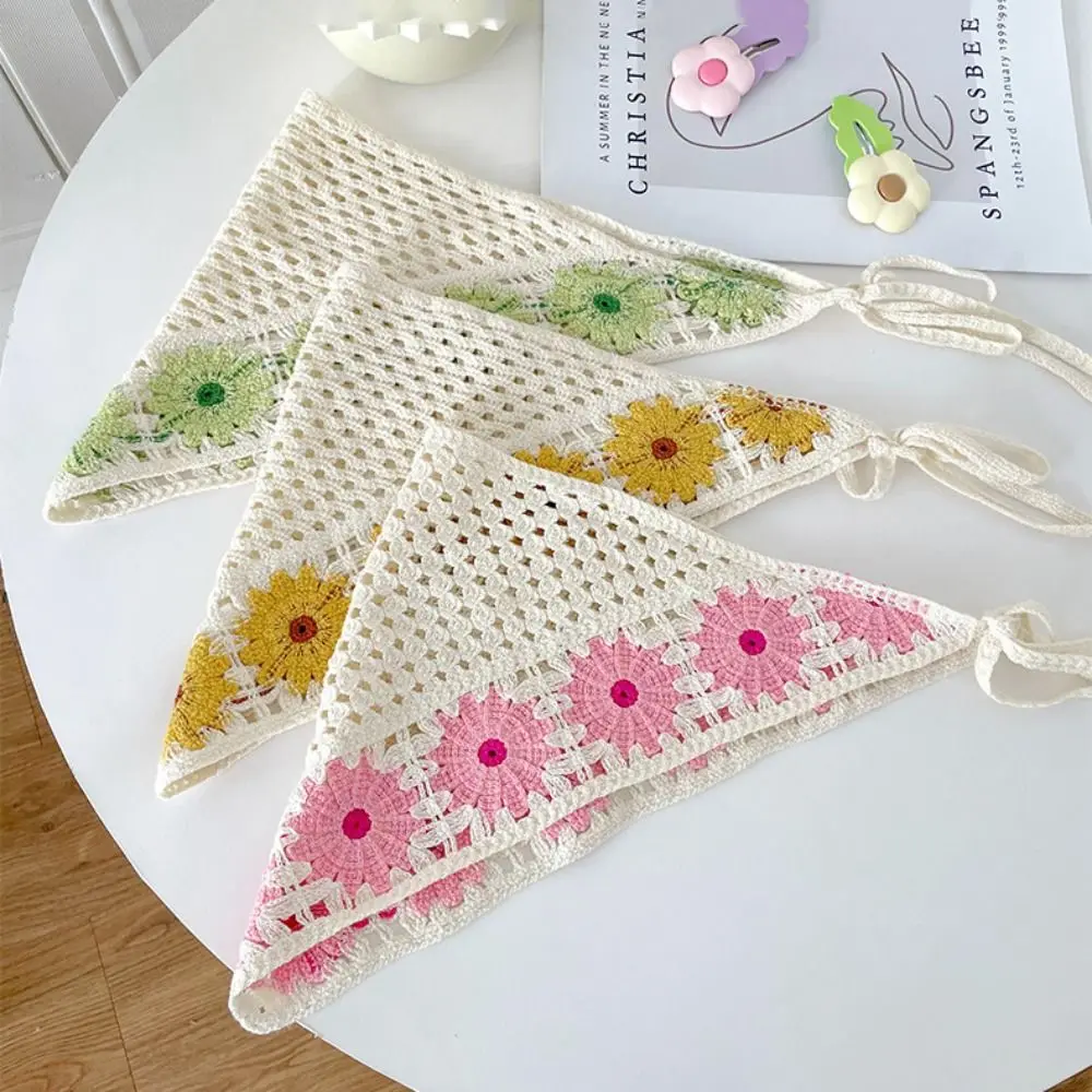 Flower Border Triangle Scarf (3 Designs)