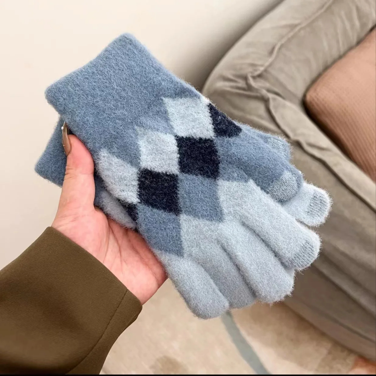 Fluffy Argyle Gloves (6 Colours)