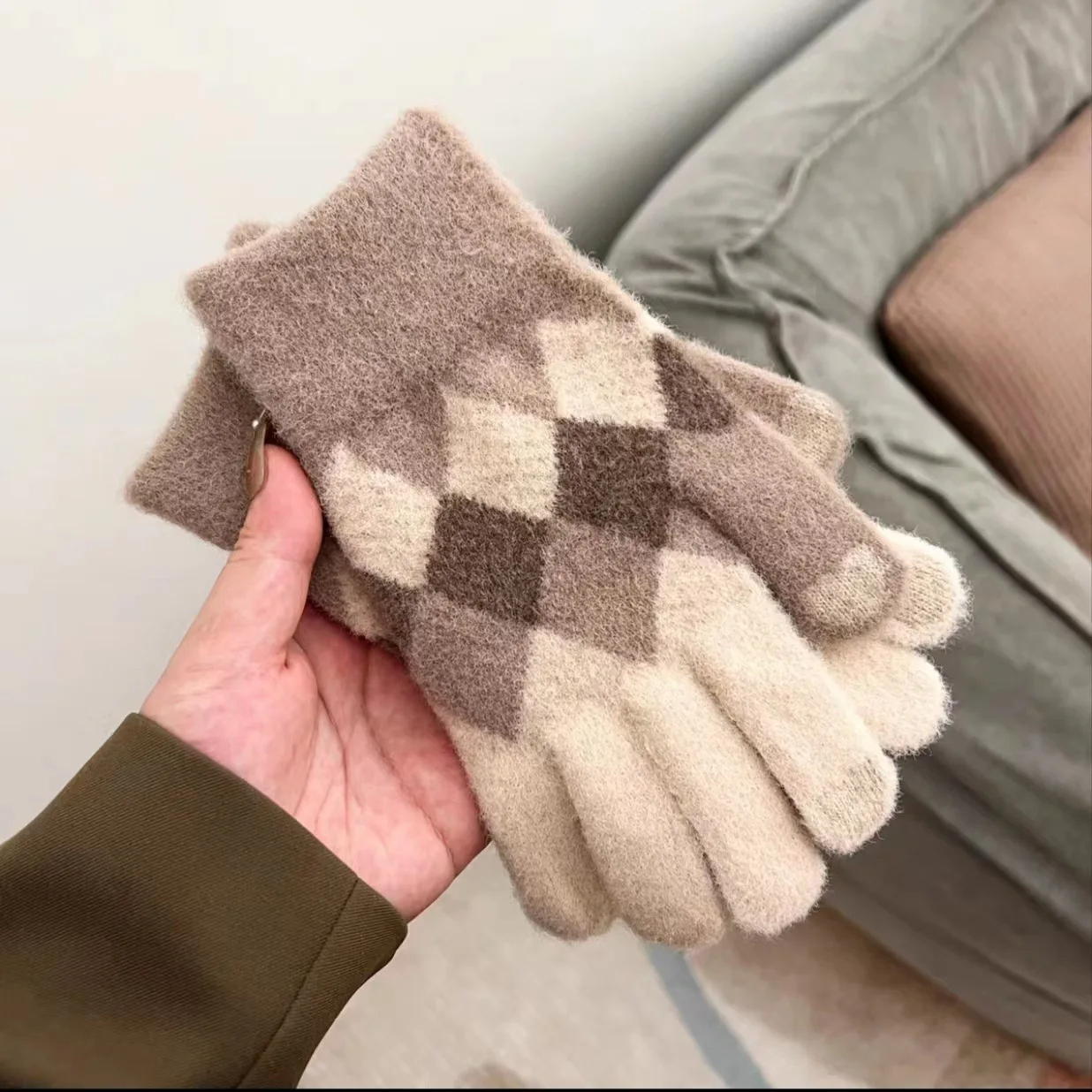 Fluffy Argyle Gloves (6 Colours)