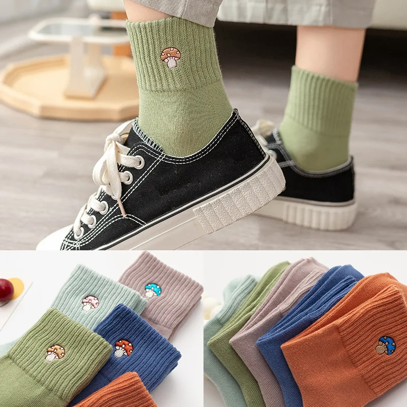 Mushroom Embroidery Crew Socks (5 Colours)