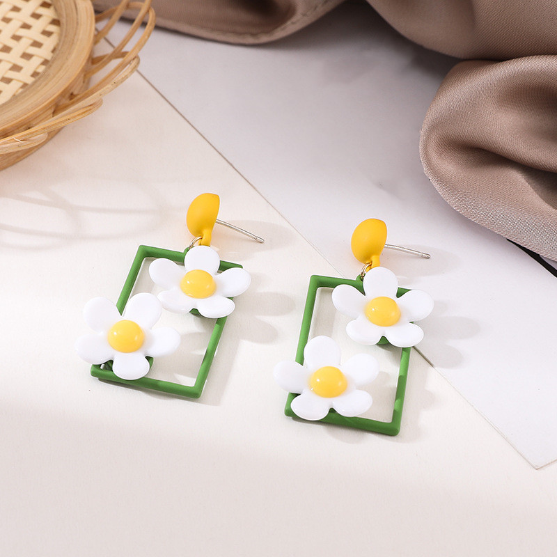 Daisy Frame Earrings