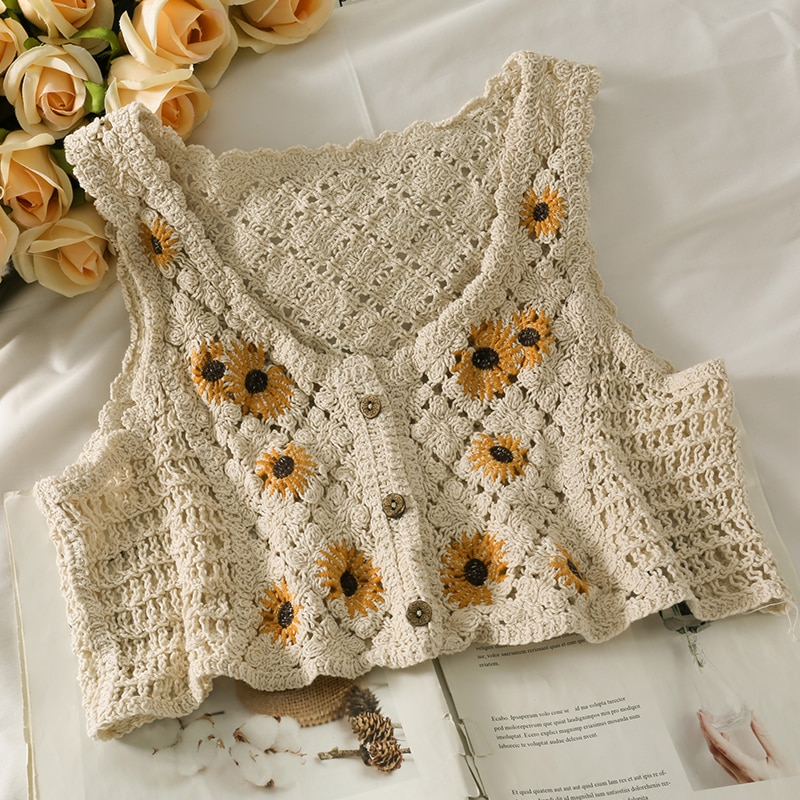 Crochet Daisy Cropped Vest Top (2 Colours)