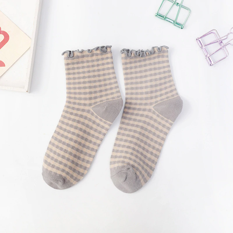 Frilly Gingham Pattern Crew Socks (6 Colours)