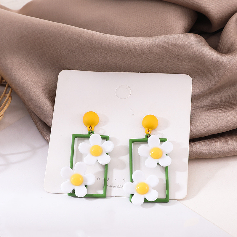 Daisy Frame Earrings