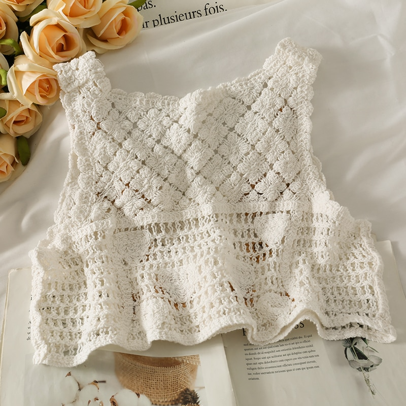 Crochet Daisy Cropped Vest Top (2 Colours)