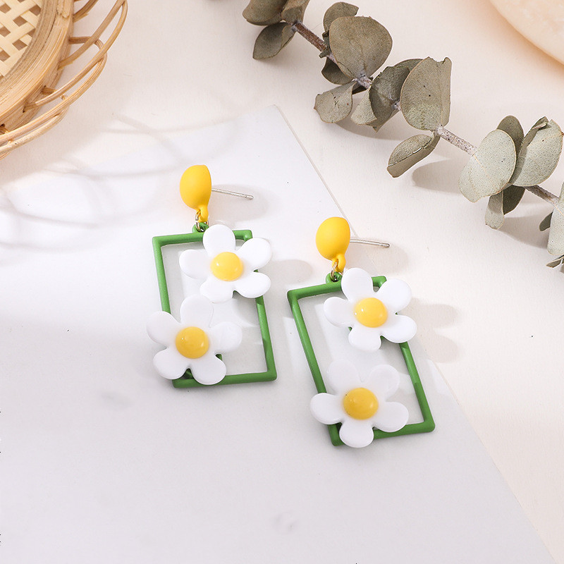 Daisy Frame Earrings