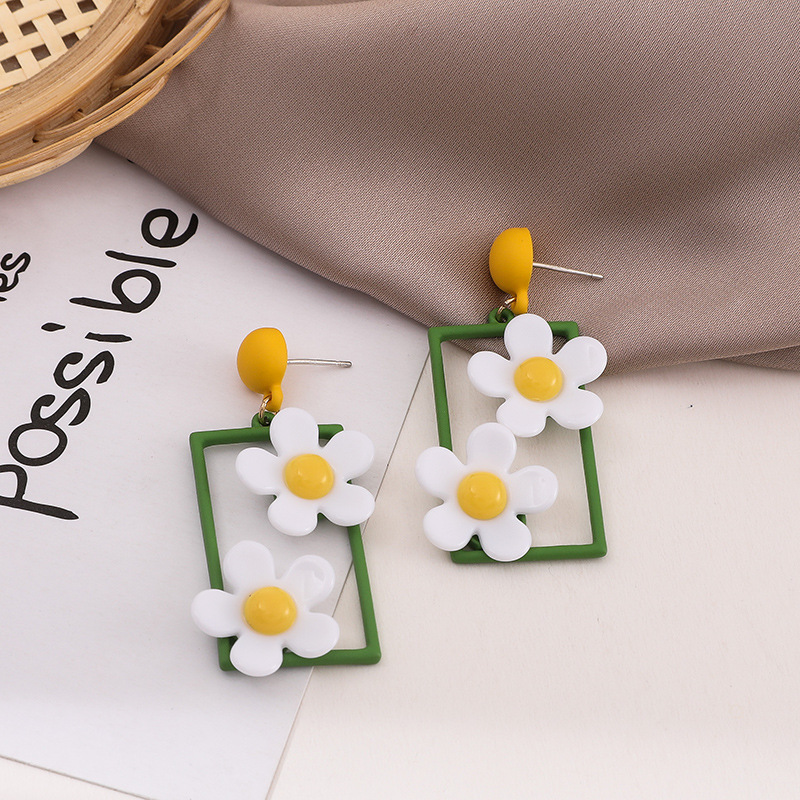 Daisy Frame Earrings