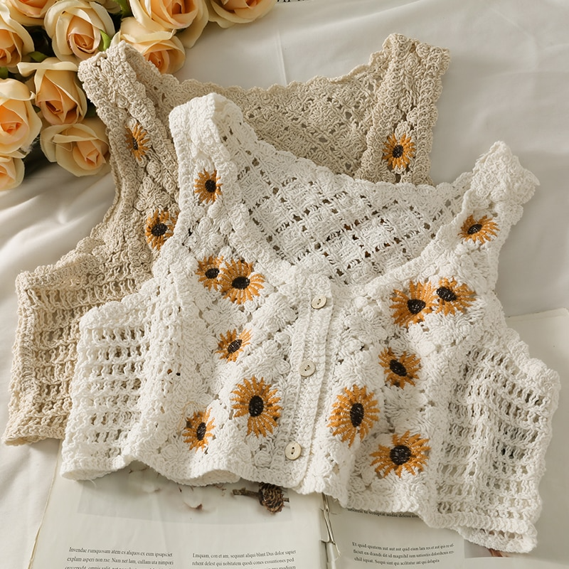 Crochet Daisy Cropped Vest Top (2 Colours)