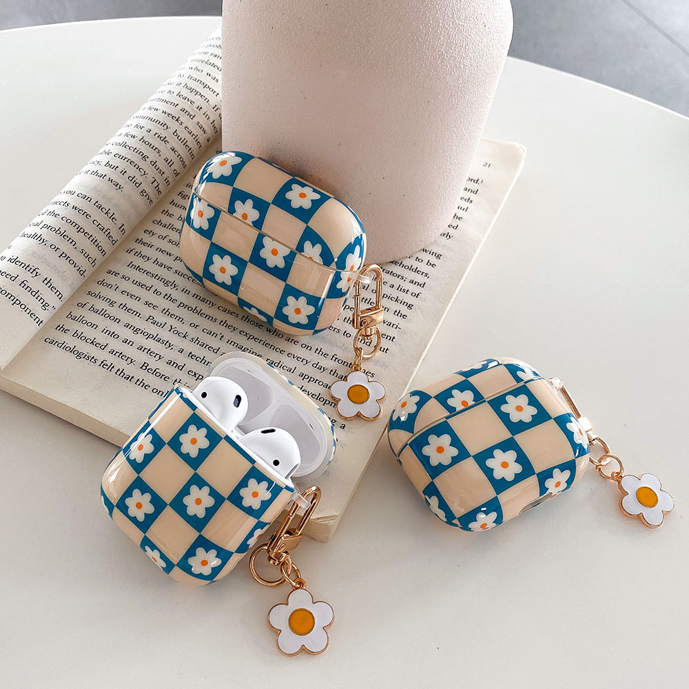 Checkerboard Daisy Charm AirPods Case Cover (2 Colours)